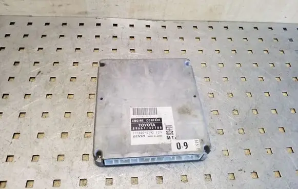 Toyota RAV 4 (XA20) Engine control unit/module 8966142780 17580042780
