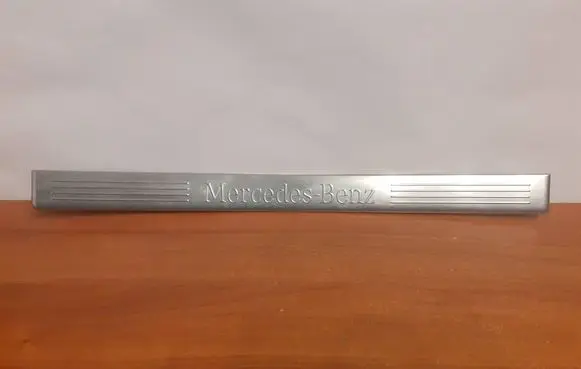 Mercedes-Benz E W212 Side skirt front trim A2126860936