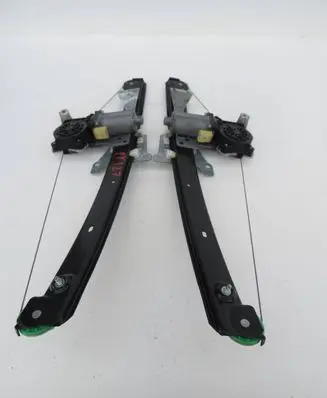 Volvo XC90 Front wiper linkage and motor