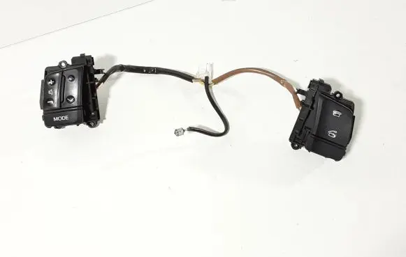 Steering wheel buttons/switches