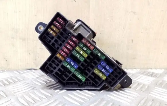 Audi A3 S3 8P Fuse module 1K2941824
