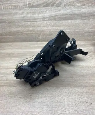 Ford Focus Front door lock 3M5AR21812AK 014521701