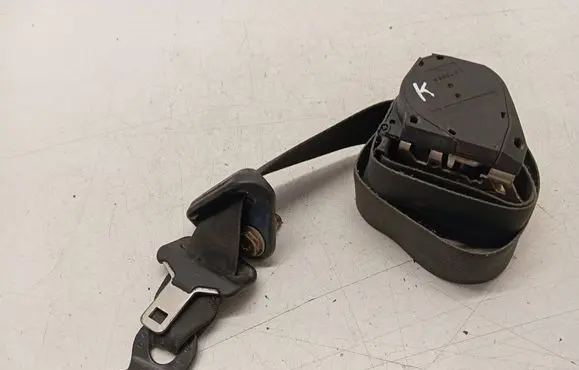 Front seatbelt buckle