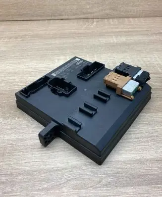 Audi A4 S4 B7 8E 8H Comfort/convenience module 8E0907279M