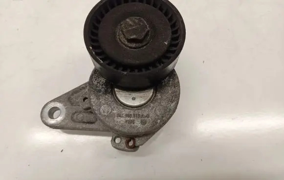 Volkswagen Golf VII Alternator belt tensioner 04L903315A