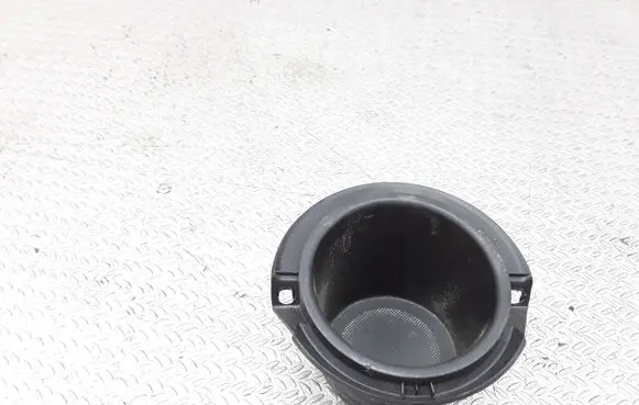 Cup holder front