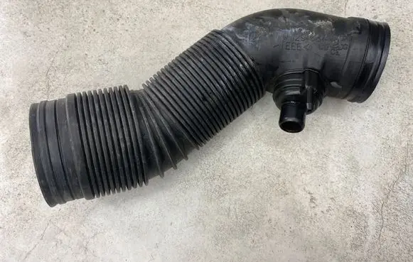 Audi A3 S3 8L Air intake hose/pipe 1J0129684