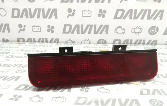 Mitsubishi Pajero Third/center stoplight R9164