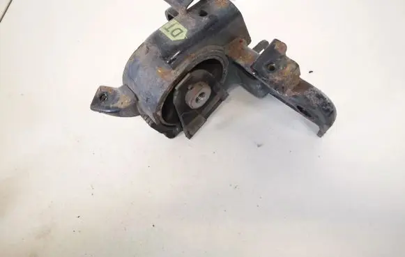 Toyota Verso Engine mount bracket