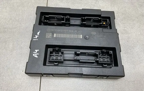 Audi A4 S4 B8 8K Comfort/convenience module 8K0907064JE