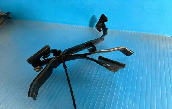 Opel Astra K Front bumper mounting bracket 39086904 39086905