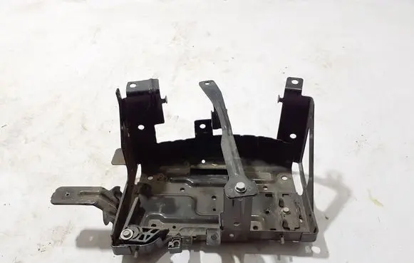 Chevrolet Silverado Battery bracket 84963924