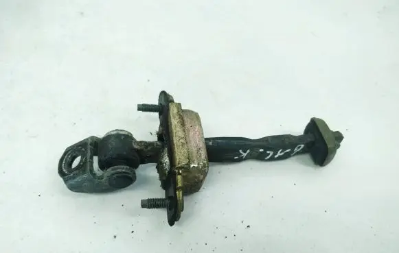 Ford Mondeo Mk III Rear door check strap stopper