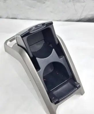 Toyota Prius (NHW20) Cup holder front 1A823006G 1A801009G