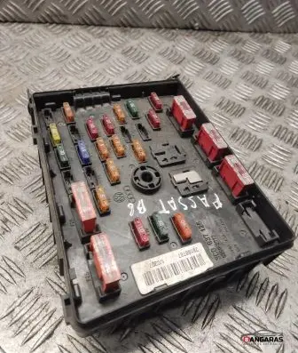Volkswagen PASSAT B6 Fuse module 3c0937125