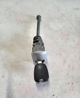 Citroen C4 I Picasso Front door lock (next to the handle) 