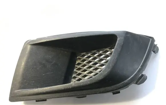 Subaru Legacy Front bumper lower grill