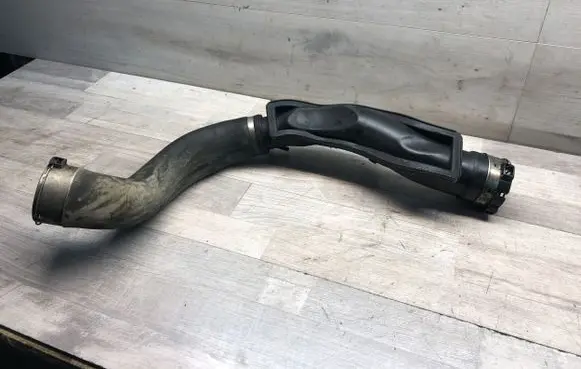 BMW 5 F10 F11 Intercooler hose/pipe 7809834