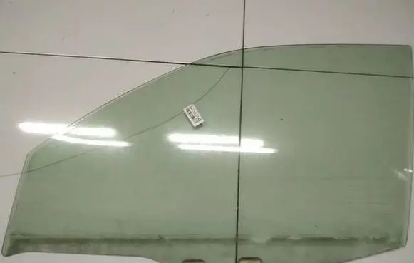 Nissan X-Trail T30 Front door window glass four-door as2