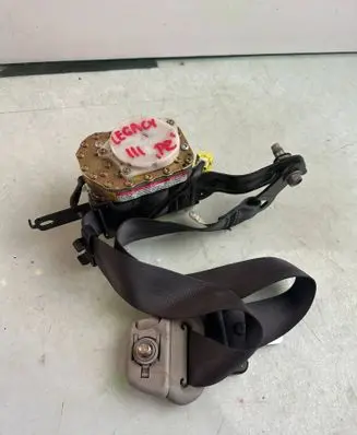 Subaru Legacy Front seatbelt 0428054