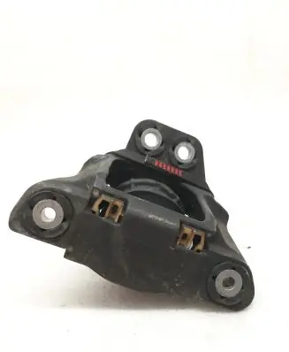Volvo XC90 Engine mount bracket
