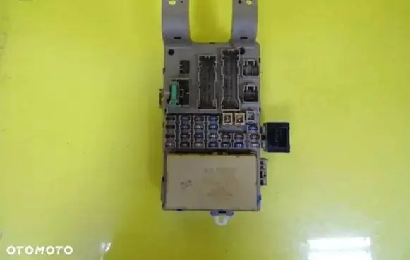 Toyota Corolla E120 E130 Fuse box set 82641-13040 232300-0231