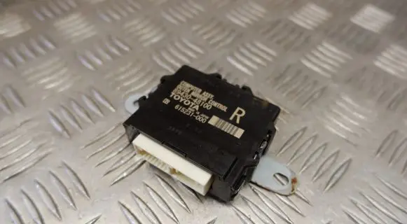 Lexus RX 450H Wing mirror control module 8943048100