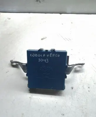 Toyota Corolla Verso AR10 Combustion control unit/module 896180F020