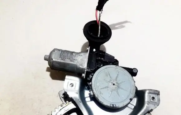 Toyota Auris 150 Front door window regulator motor 857200d120 973581-100