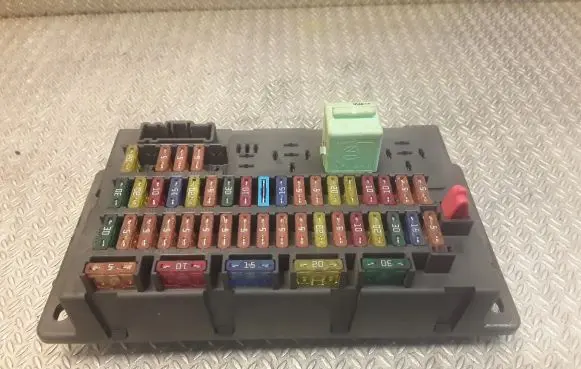 Mini One - Cooper R50 - 53 Fuse box set 1509011