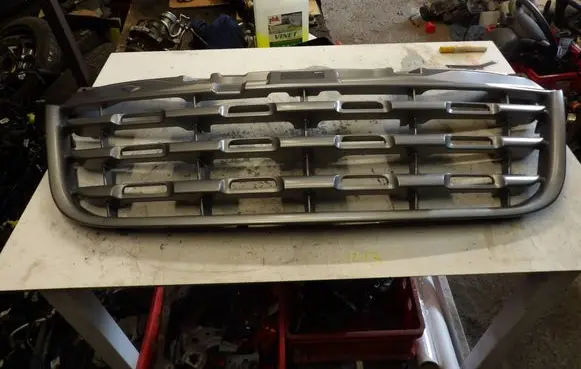 Renault Master III Front bumper upper radiator grill 623100256R EL018826