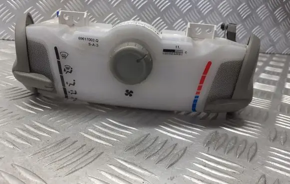 Toyota Aygo AB10 Interior fan control switch 55900-0H010