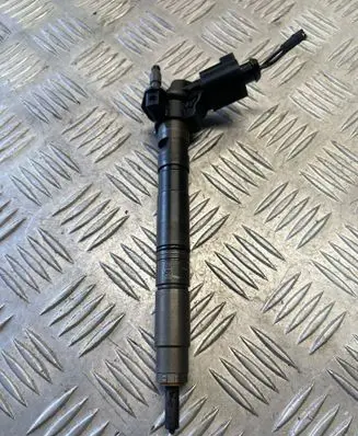 Volkswagen PASSAT B6 Fuel injector 03L130277 0445116030