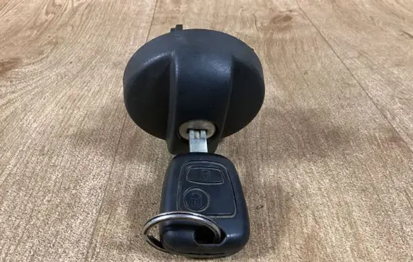 Peugeot 307 CC Ignition key/card 