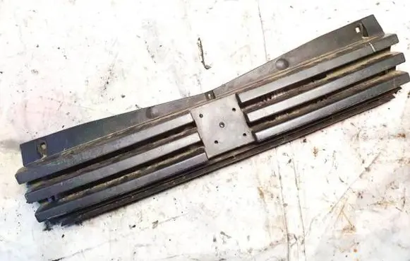 Peugeot 205 Front grill 27026