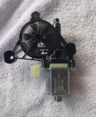 Audi A3 S3 8V Rear door window regulator motor 5Q0959802