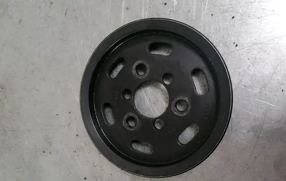 Volkswagen PASSAT B5.5 Power steering pump pulley 038145255D