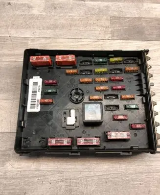 Volkswagen PASSAT B6 Fuse module 3C0937125 63592777