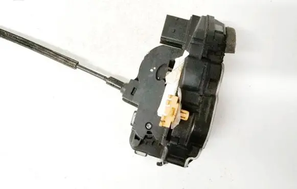 Opel Insignia A Front door lock