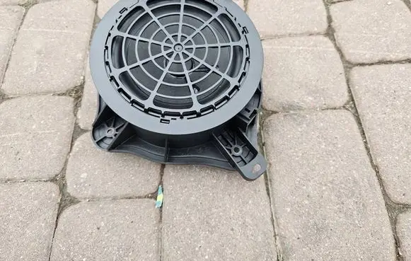 Opel Astra L Subwoofer speaker 9842087880