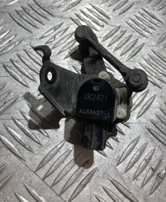 Toyota RAV 4 (XA50) Headlight/headlamp level sensor A033637-1
