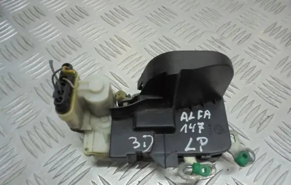 Alfa Romeo 147 Front door lock