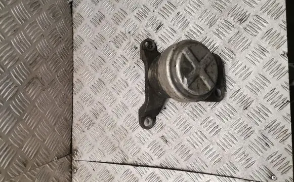 Ford Galaxy Engine mount bracket