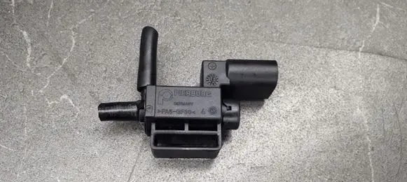 Volkswagen PASSAT B6 Valve vacuum 037906283C