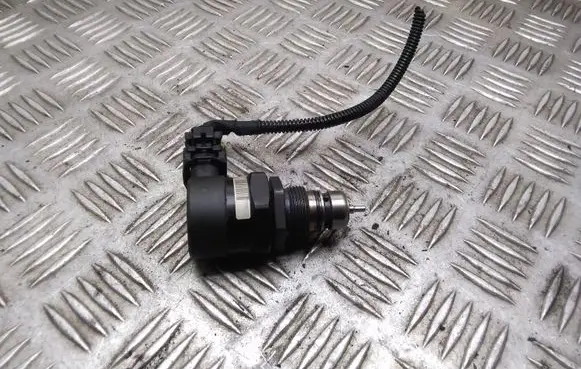 Opel Vectra C Fuel pressure regulator 0281002507