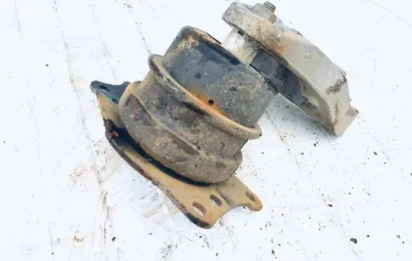 Volkswagen Polo Engine mount bracket 6q0199185n