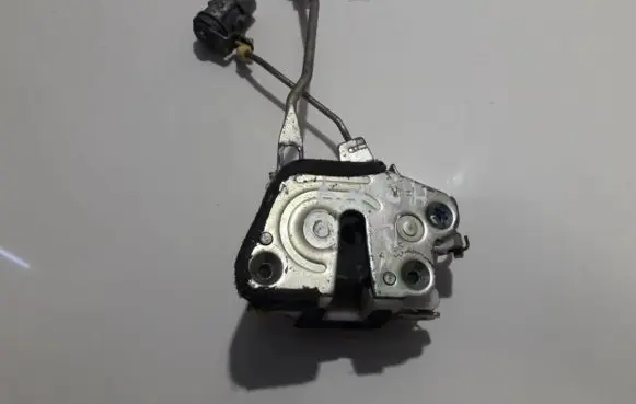 Hyundai Pony Front door lock
