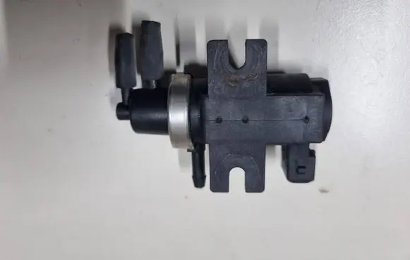 Volvo S40, V40 Turbo solenoid valve PA66GF35