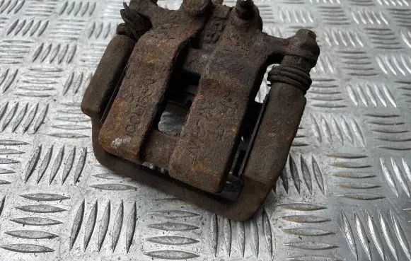 Honda FR-V Rear brake caliper