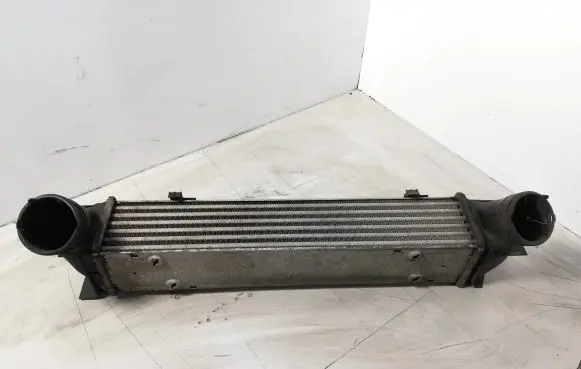 BMW 1 E81 E87 Intercooler radiator 7524916